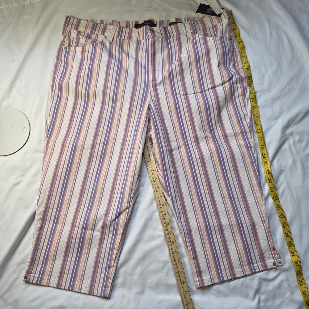 GLORIA VANDERBILT Amanda Capri SIZE 20 Ribbon Pink Stripe Cropped Denim Pant NWT